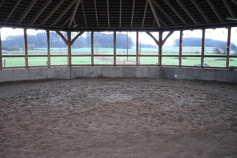 Longierhalle von innen